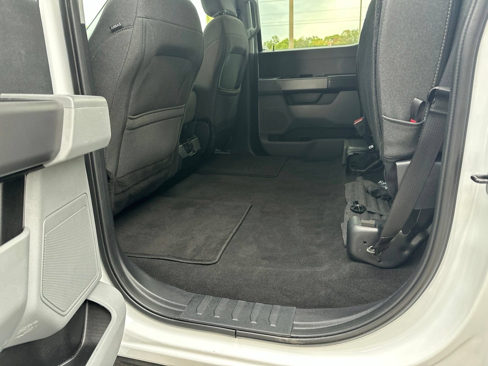 Used 2026 Oxford White Ford XLT image 18