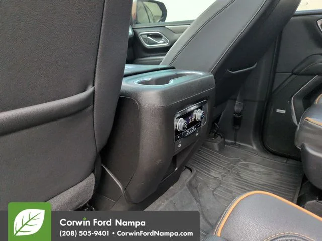 Used 2023 Red GMC AT4 image 28