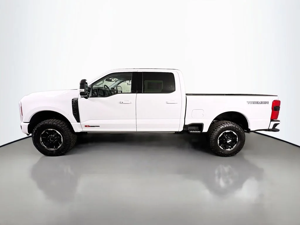 New 2026 Oxford White Ford Lariat image 6