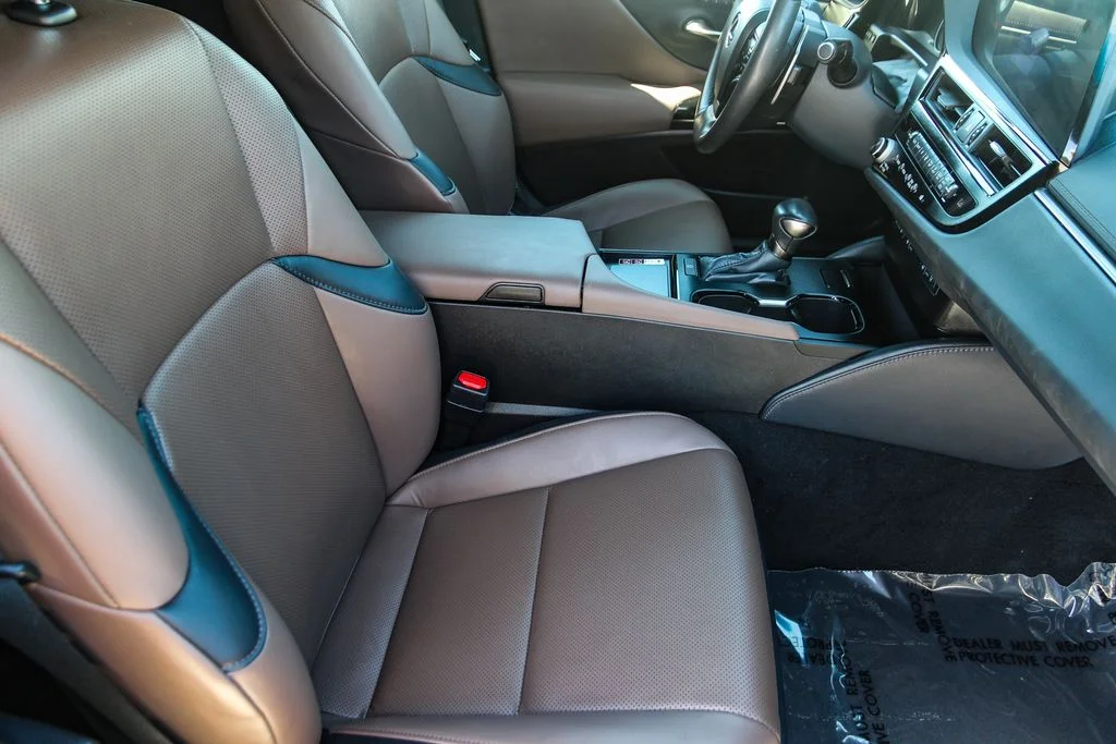 Used 2024 Black Lexus 350 image 18