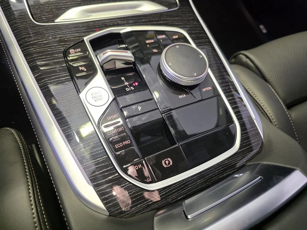 New 2026 Alpine White BMW sDrive40i image 19