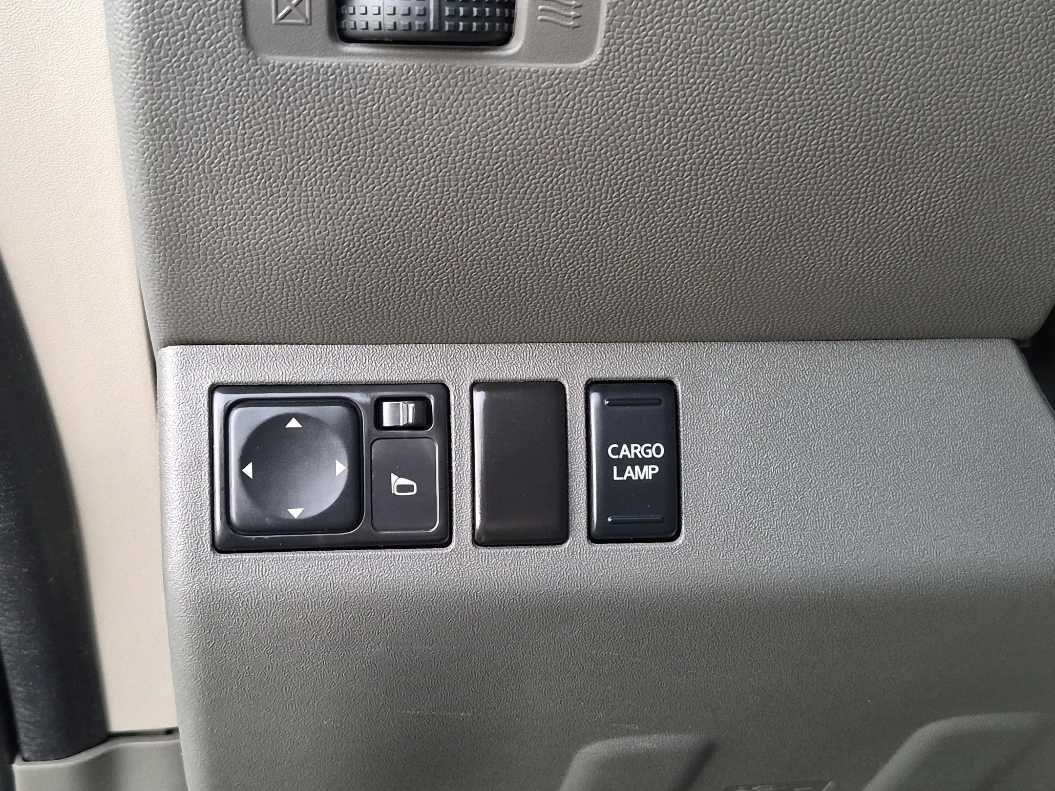 Used 2018 Gray Nissan SV image 22