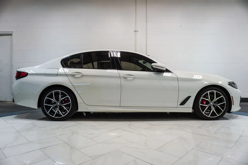 Used 2023 White BMW 530i xDrive image 26
