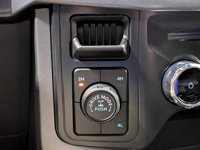 New 2026 Agate Black Metallic Ford XLT image 43