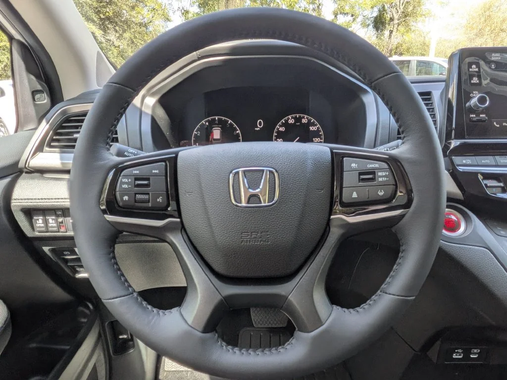 New 2027 Platinum White Pearl Honda EX-L image 16