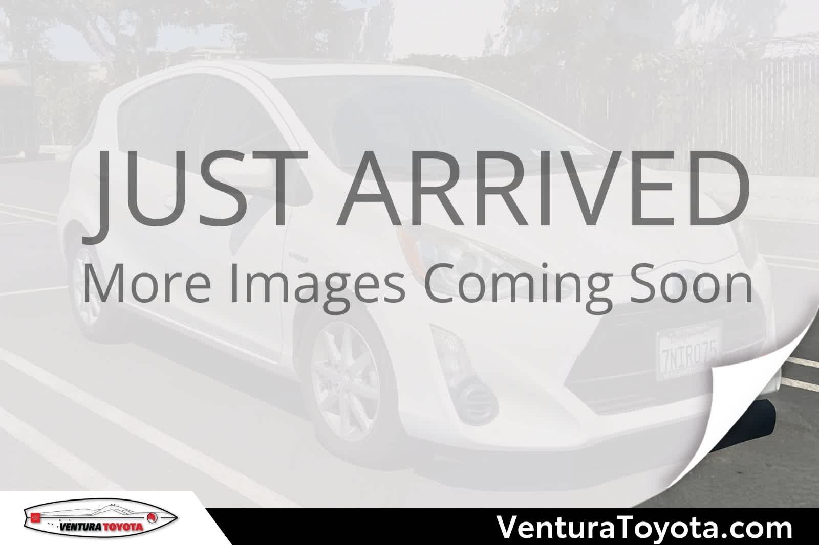 2015 Toyota Prius c Three's photo