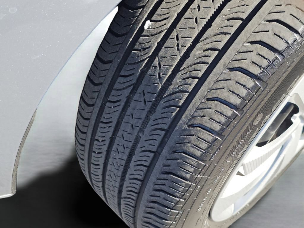 Used 2023 Ice Silver Metallic Subaru Base image 19