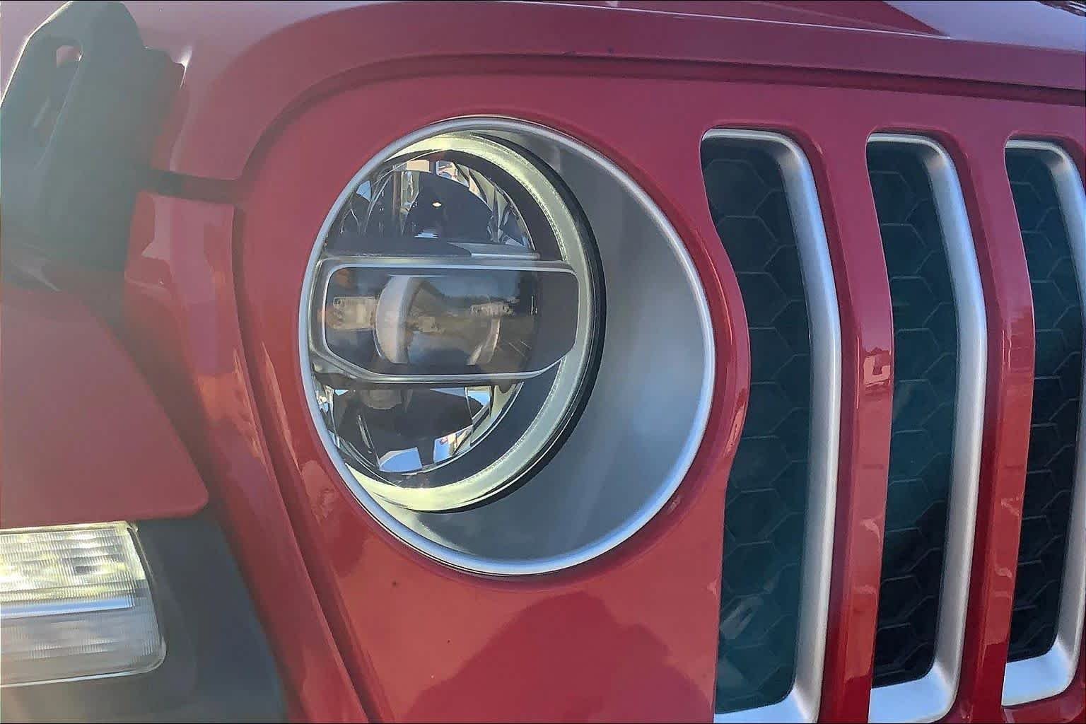 Used 2020 Firecracker Red Clearcoat Jeep Overland image 24