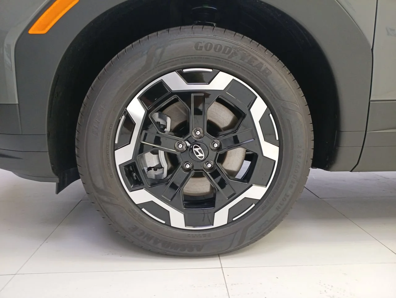 New 2026 Hampton Gray Hyundai SE image 18