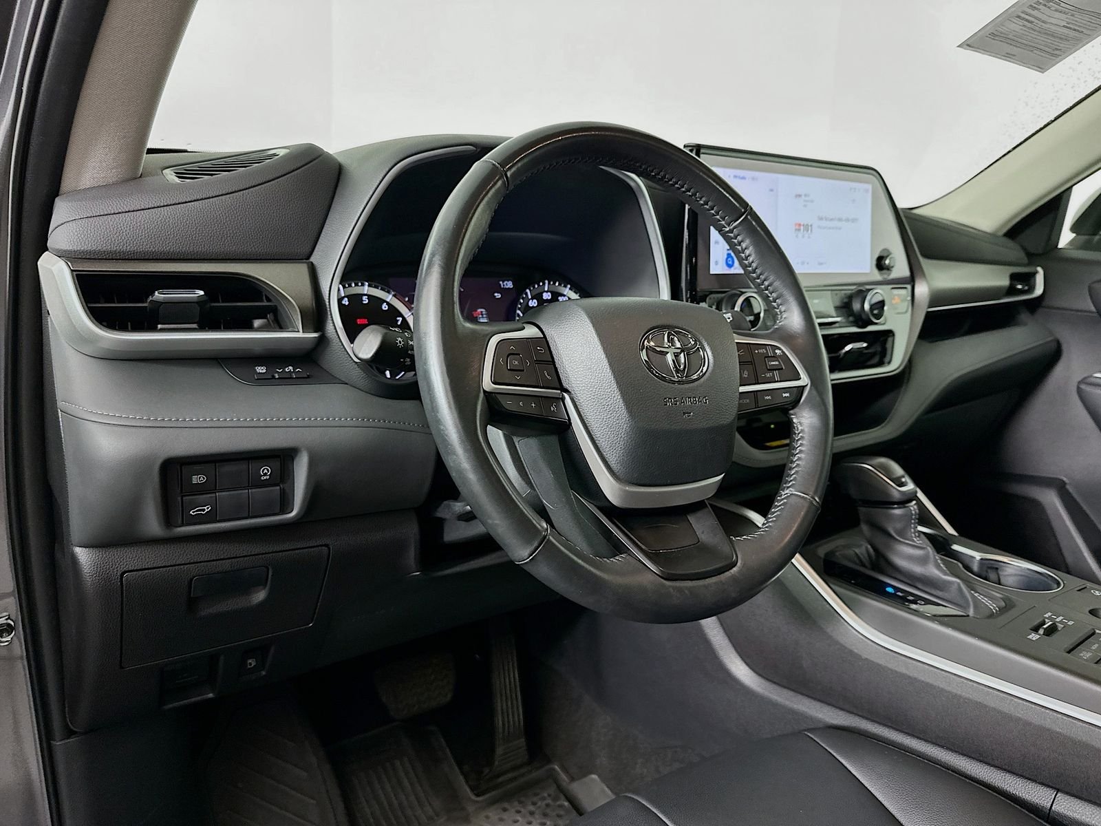 Used 2023 Magnetic Gray Metallic Toyota XLE image 9