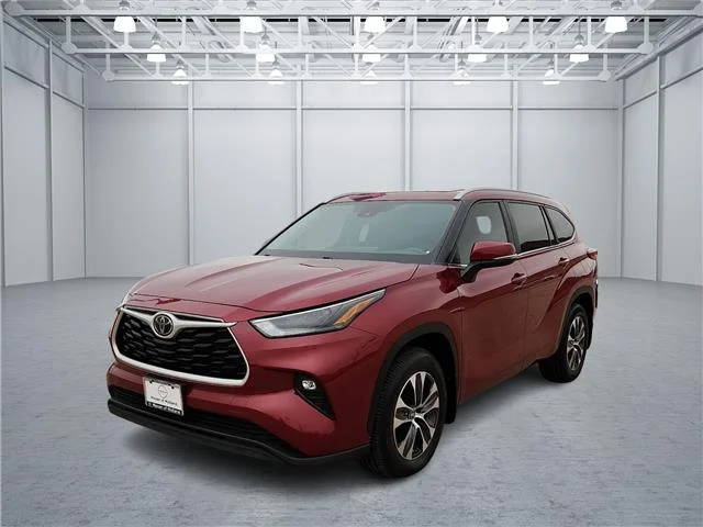 Used 2023 Ruby Flare Pearl Toyota XLE Front-Wheel Drive image 1