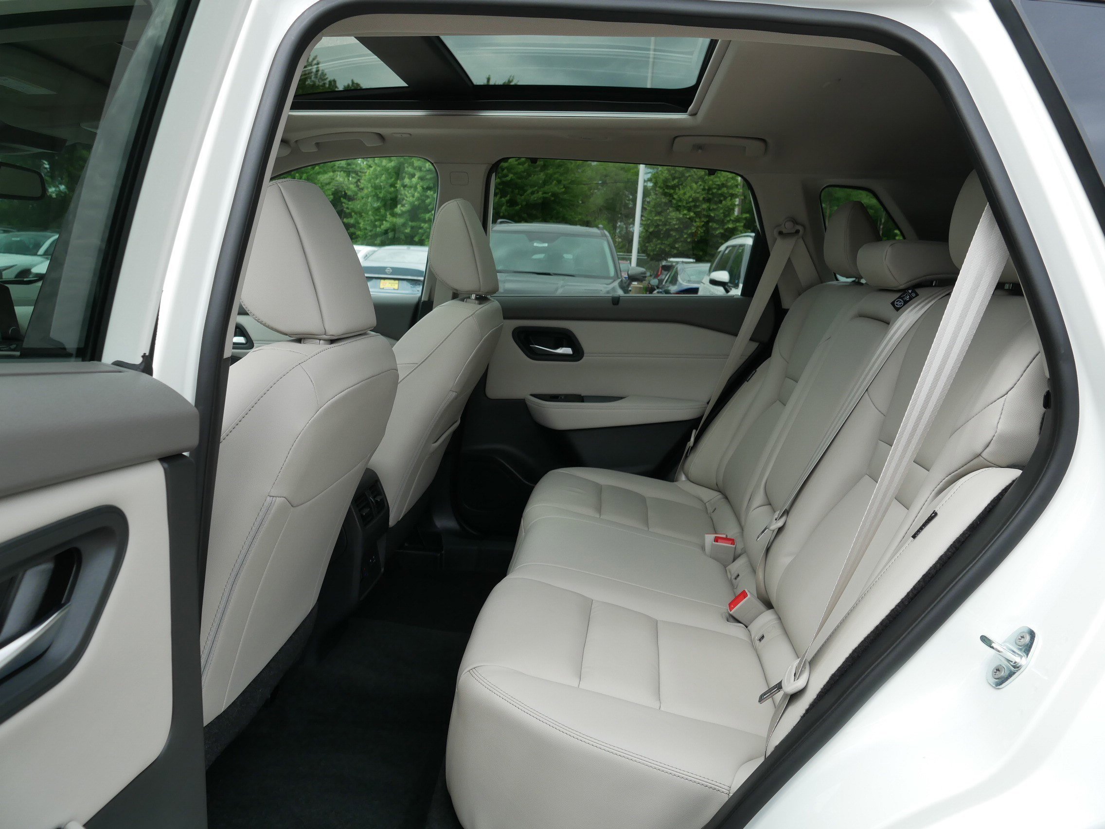 Certified Used 2023 Pearl White Tricoat Nissan SL image 36
