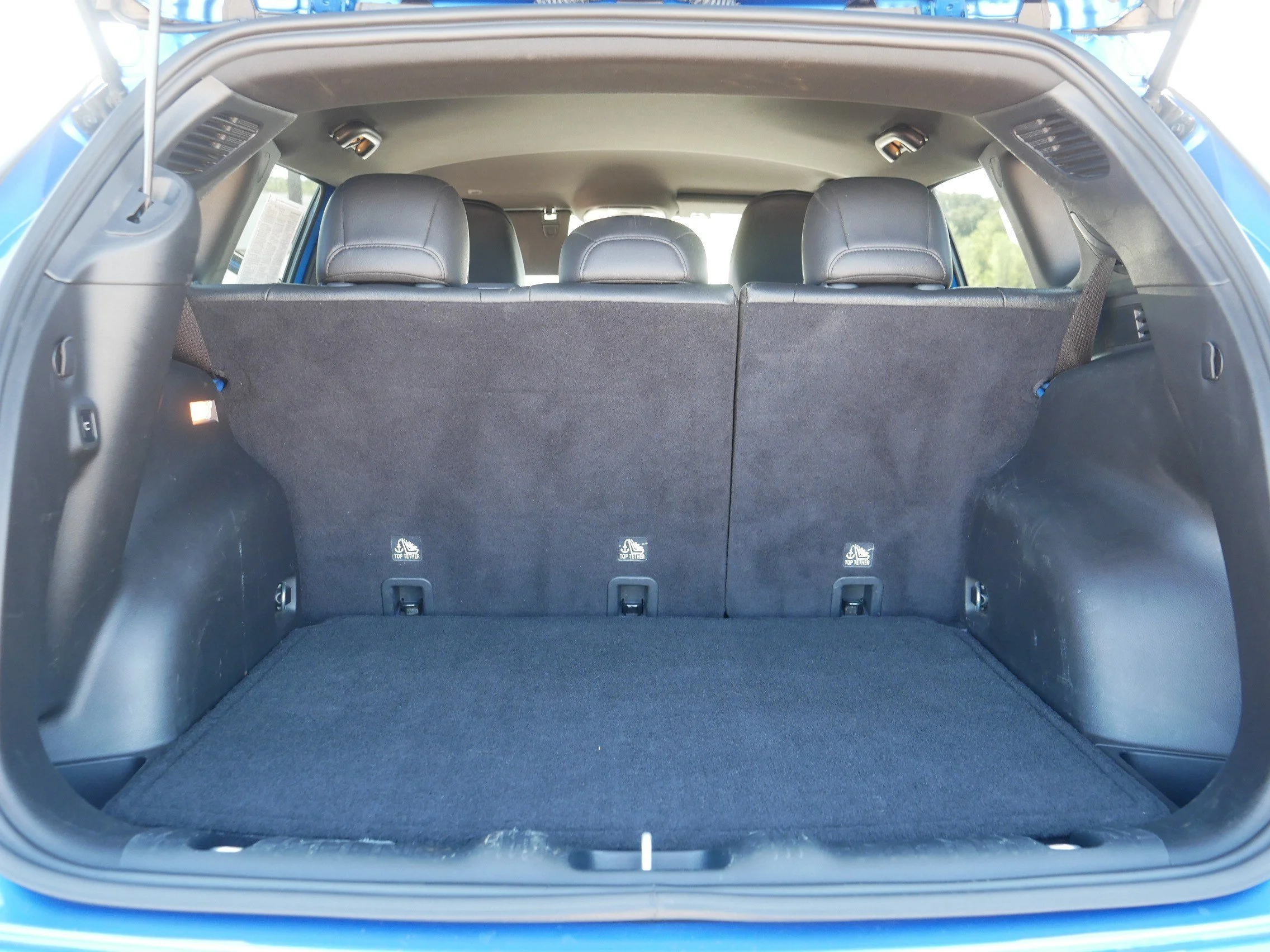 Used 2025 Hydro Blue Pearlcoat Jeep Trailhawk image 18