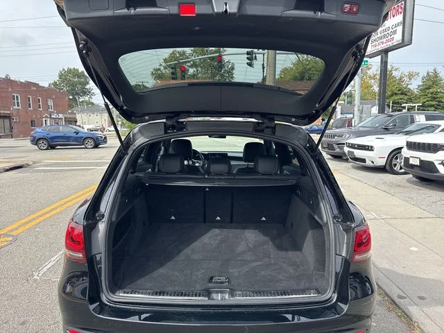 Used 2021  Mercedes-Benz GLC 300 image 20