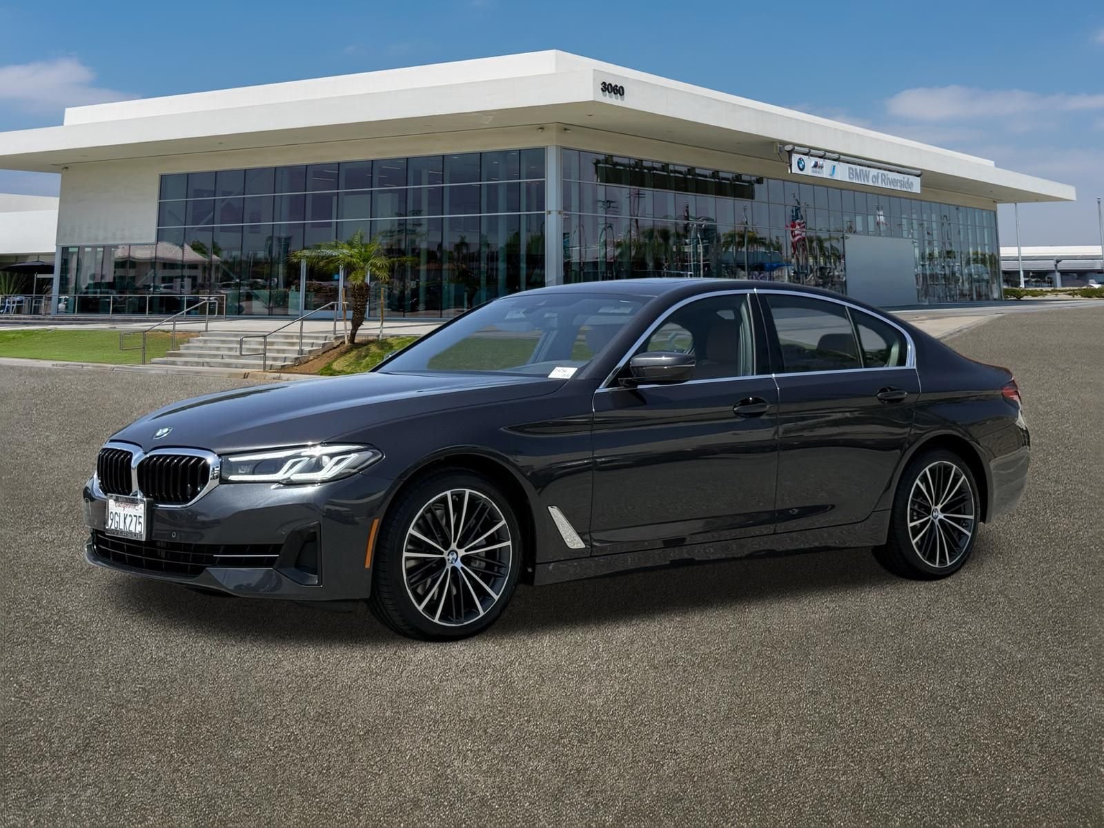 Certified Used 2023 Dark Graphite Metallic BMW 540i image 5