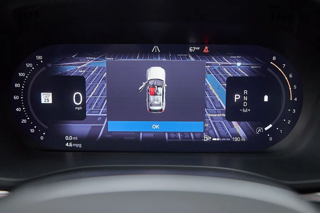 New 2026 Aurora Silver Volvo Plus image 14