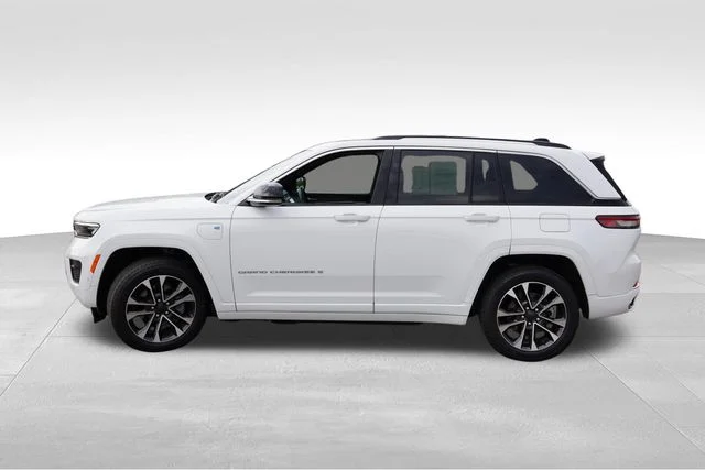 Certified Used 2023 White Jeep Overland 4xe image 9