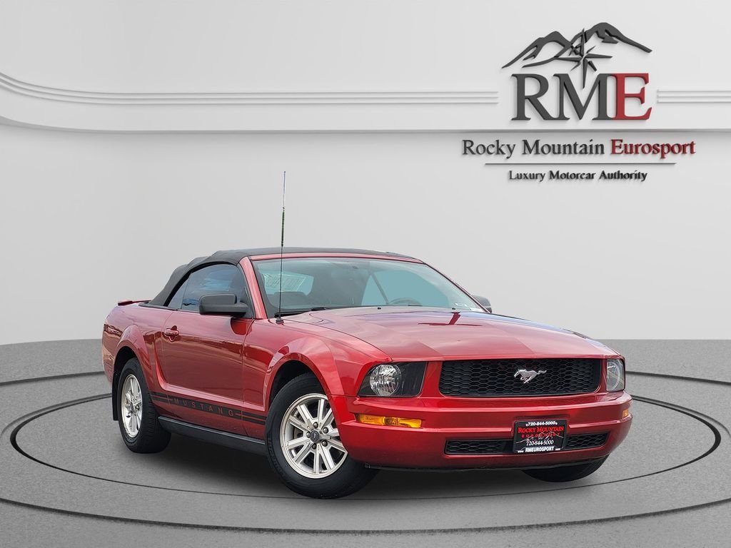 Used 2007 Red Ford V6 Deluxe image 1