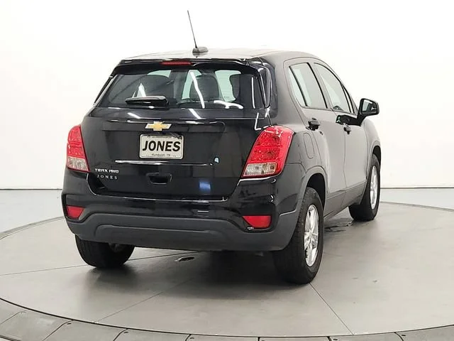 Used 2017 MOSAIC BLACK METALLIC Chevrolet LS image 7