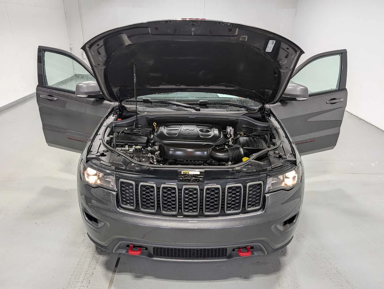 Used 2019 Granite Crystal Metallic Clearcoat Jeep Trailhawk image 13