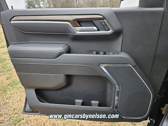 New 2026 Onyx Black GMC Elevation image 17