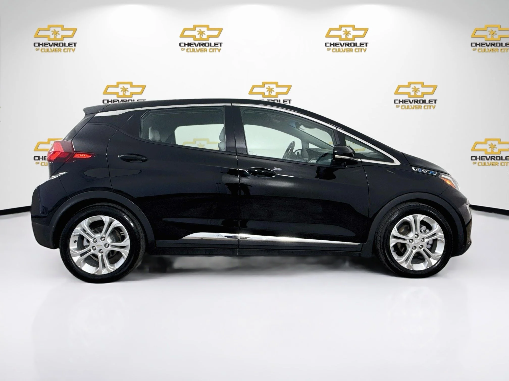 Used 2020 MOSAIC BLACK METALLIC Chevrolet LT image 9