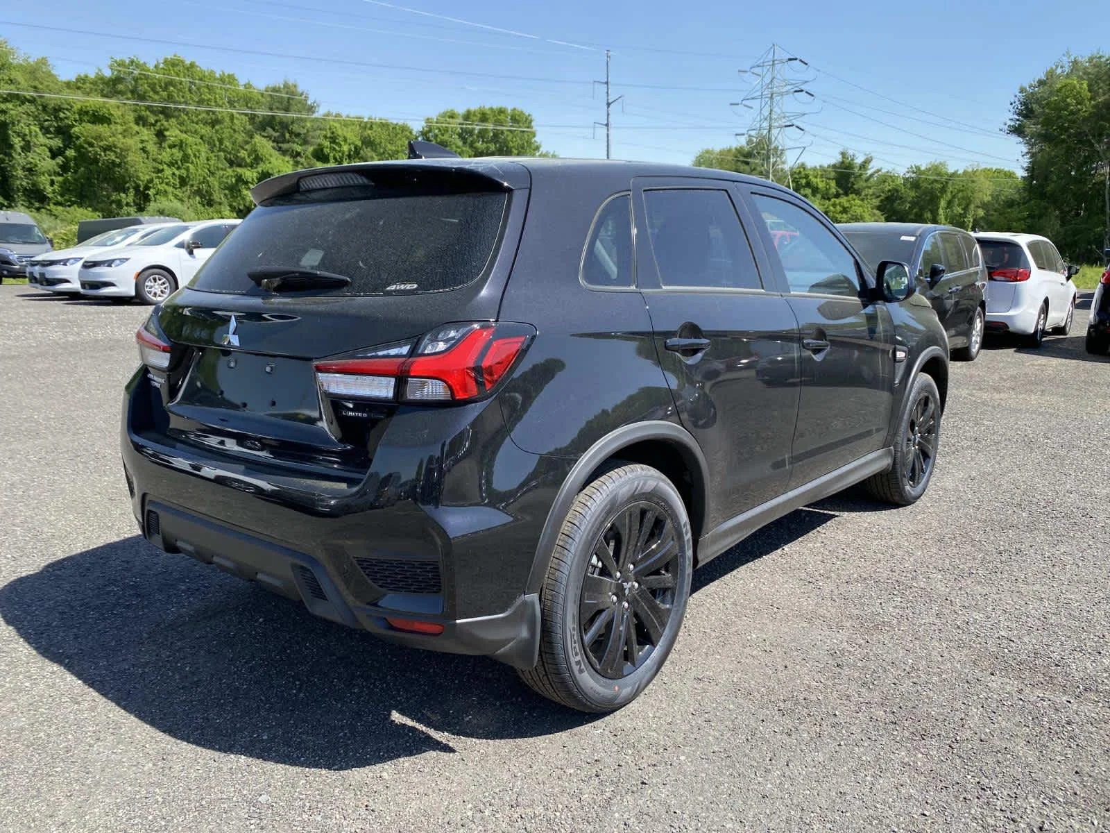 New 2026 Mercury Gray Metallic Mitsubishi LE image 3