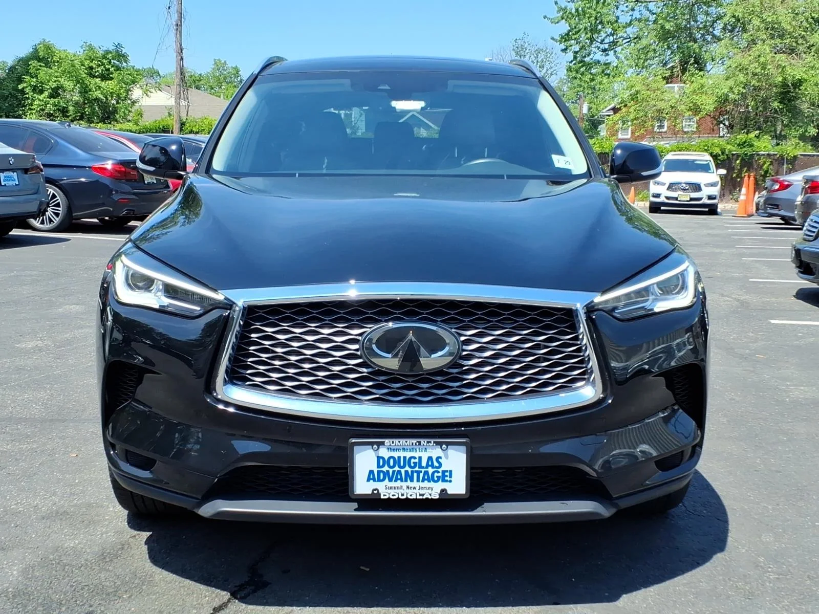 Certified Used 2024 Black INFINITI LUXE image 3