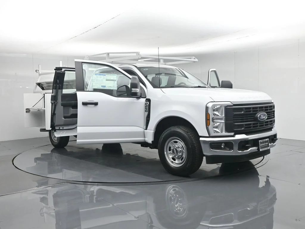 New 2026 Oxford White Ford XL image 37