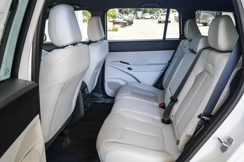 New 2026 Bright White Clearcoat Jeep Laredo image 17