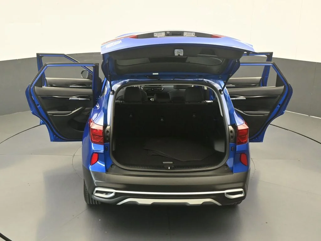 Used 2023 Neptune Blue Kia S image 62