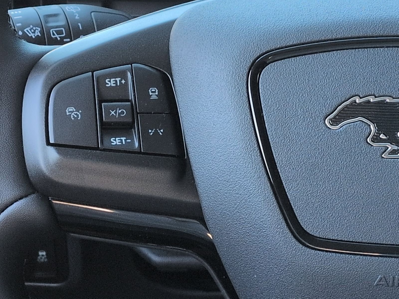 2025 Ford Mustang Mach-E Premium - Photo 24