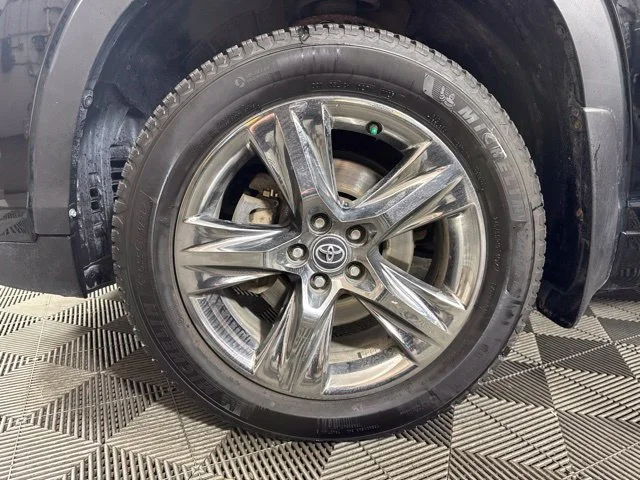 Used 2019 Black Toyota Limited Platinum image 10