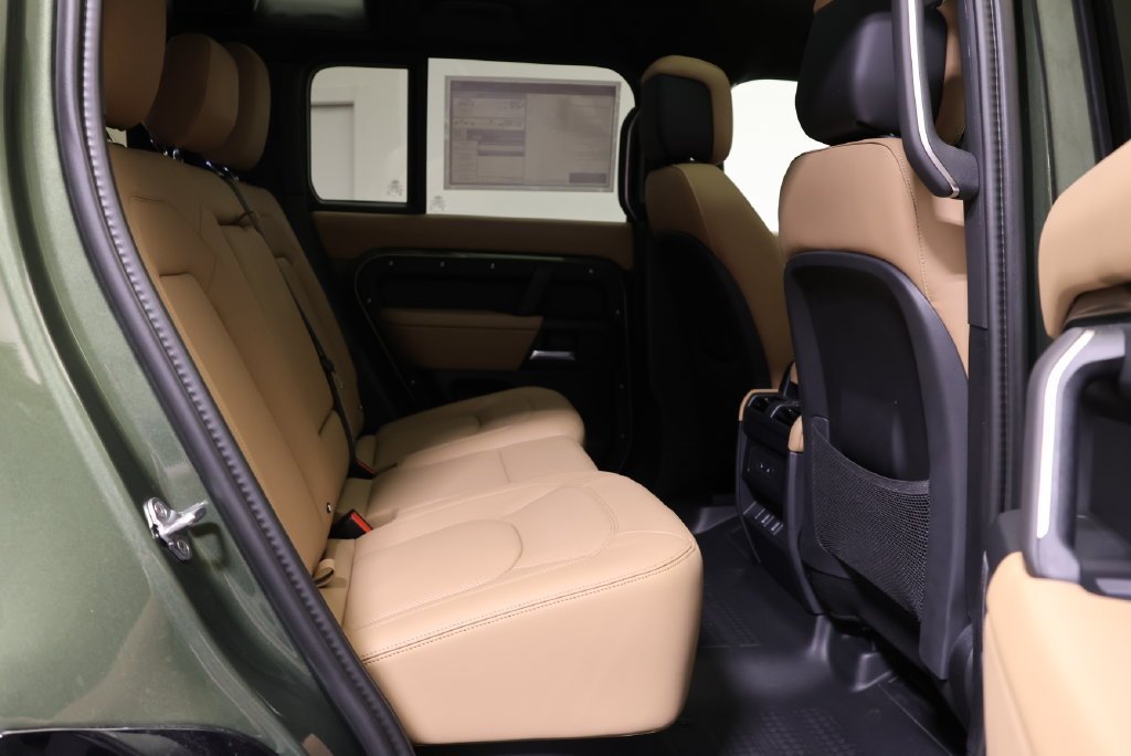 New 2026 Woolstone Green LAND ROVER X-Dynamic SE image 45