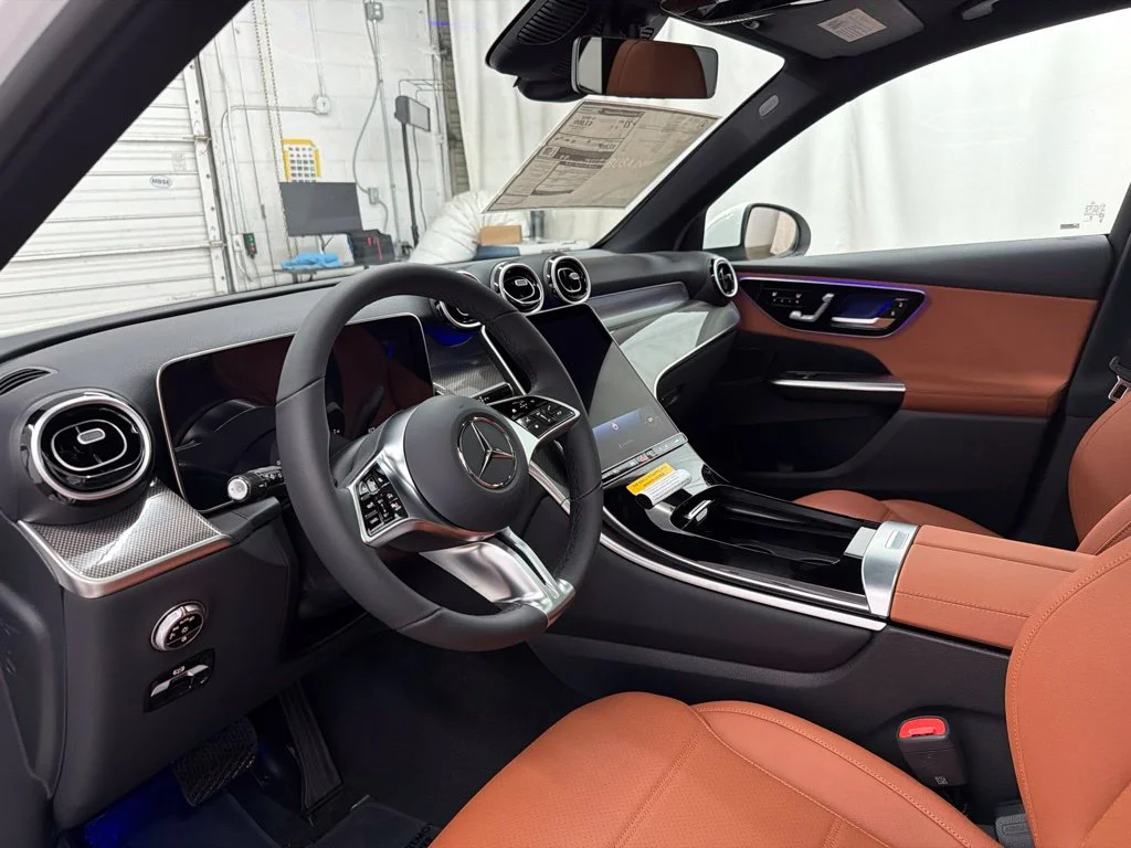 New 2027 White Mercedes-Benz GLC 300 image 14