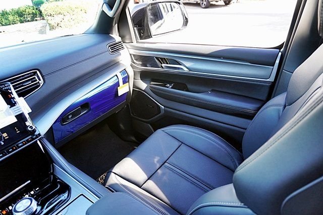 New 2026 Bright White Clear-Coat Exterior Paint Jeep Limited Altitude image 28