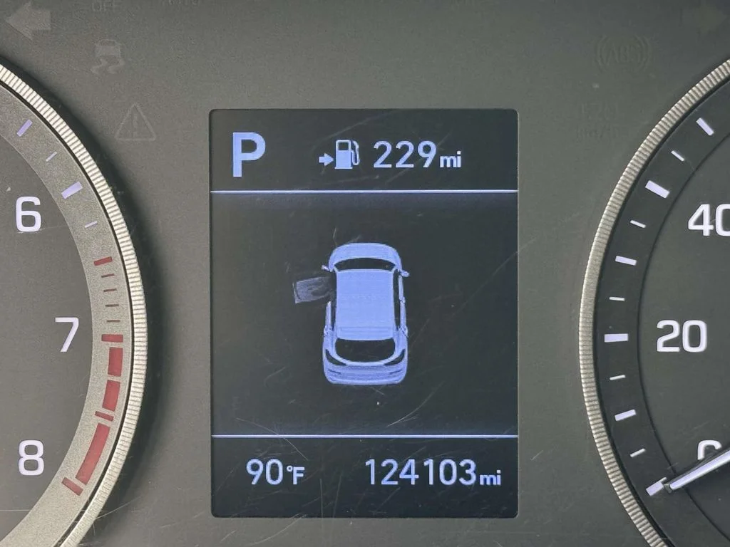 Used 2019 Blue Hyundai SE image 26