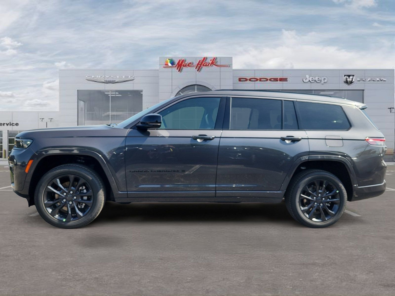 New 2026 Baltic Gray Metallic Clear-Coat Exterior Paint Jeep Limited image 2