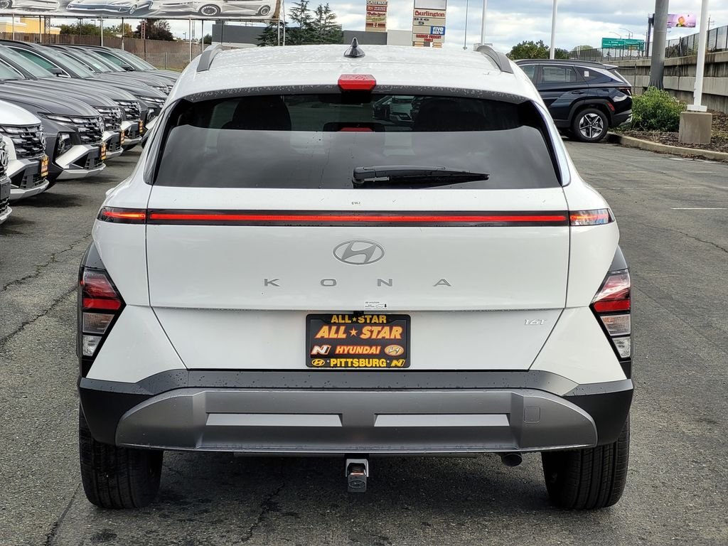 New 2026 White Hyundai SEL Premium image 4