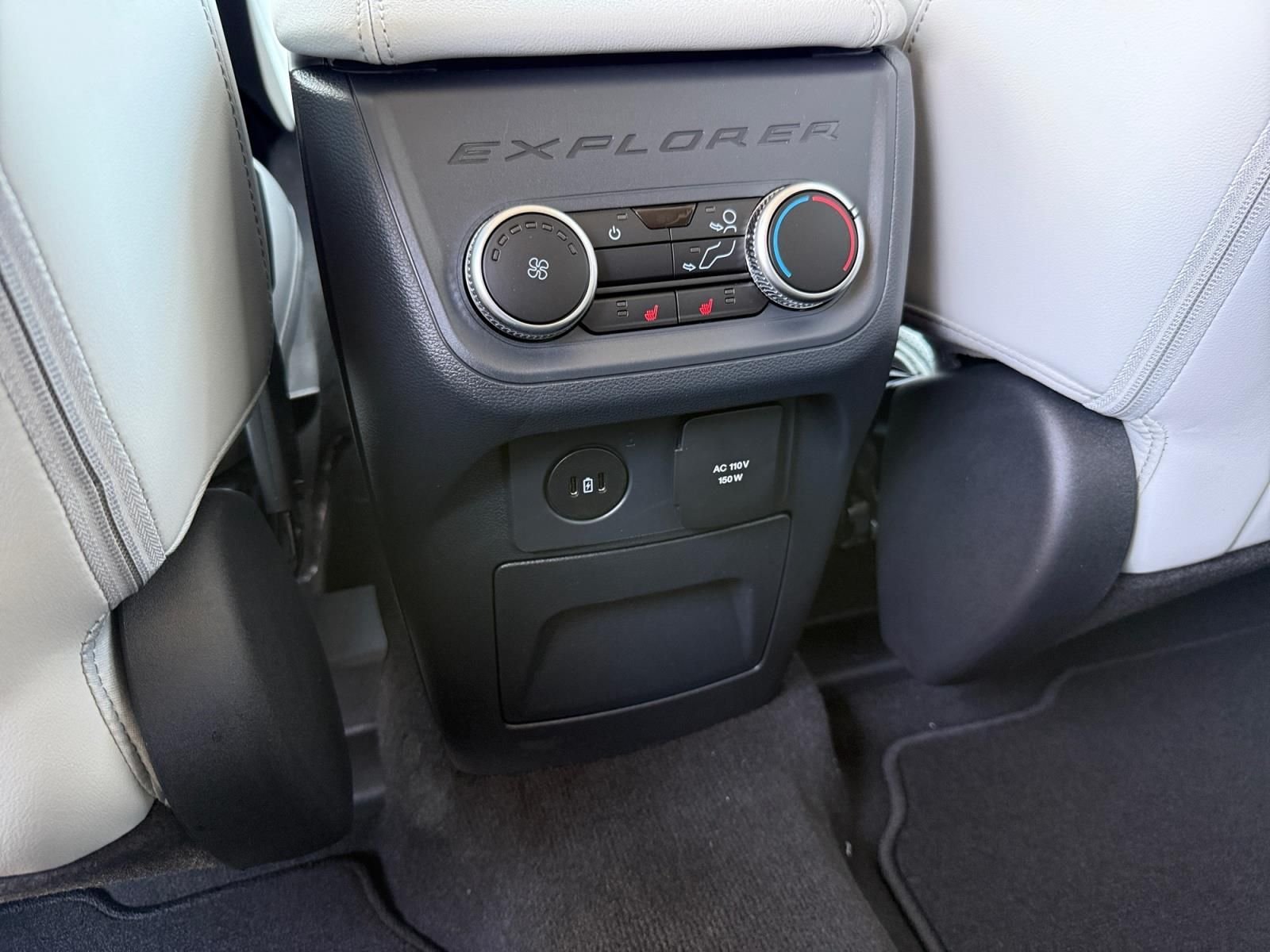 New 2026 Carbonized Gray Metallic Ford Platinum™ image 16