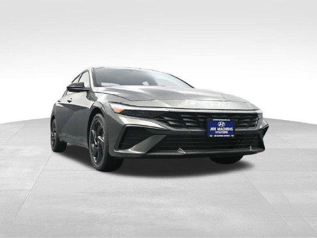 New 2026 Gray Hyundai SEL Sport Plus image 31