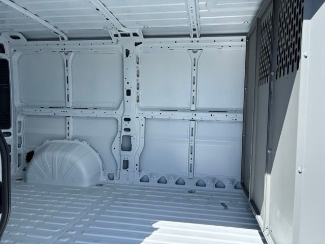 New 2026 Bright White Clear-Coat Exterior Paint RAM Low Roof image 18