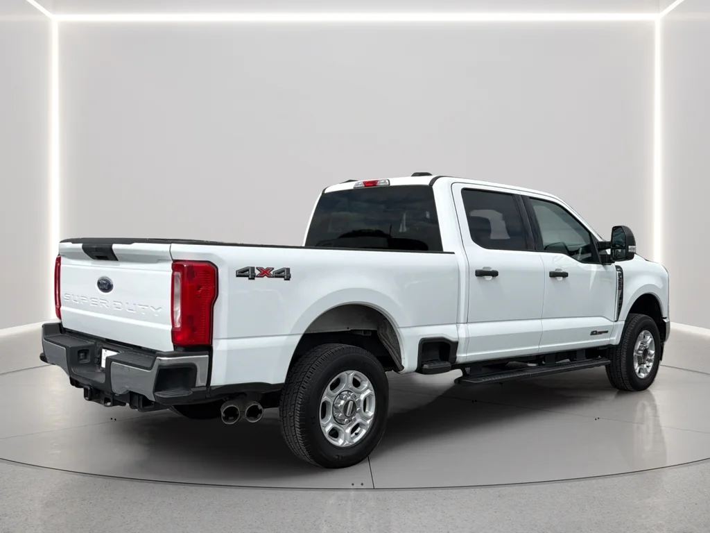 Used 2025 White Ford XLT image 15
