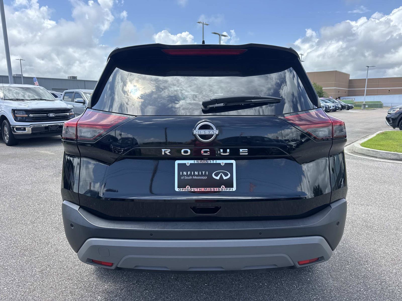 2023 Nissan Rogue S - Photo 6