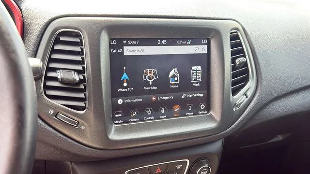 Used 2021 White Jeep Trailhawk image 20