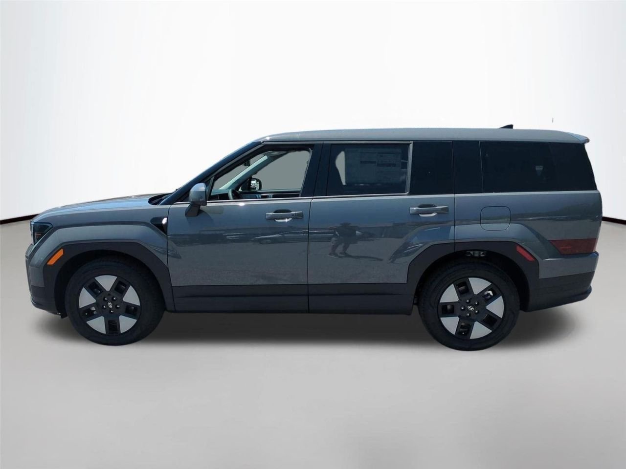 New 2026 Hampton Gray Hyundai SE image 2