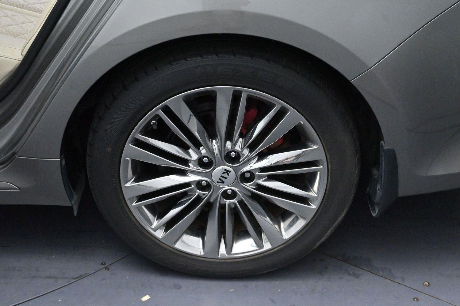 Used 2016 Titanium Silver Kia SXL Turbo image 32