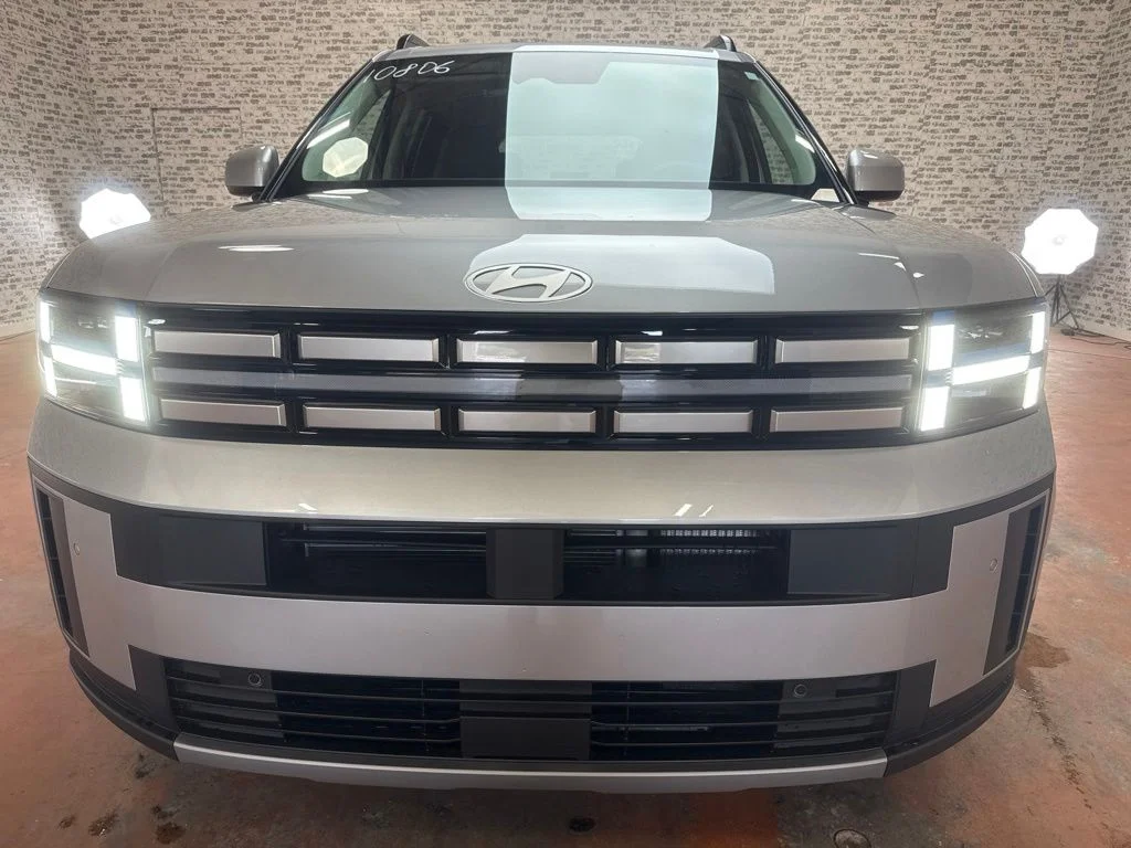 New 2027 Shimmering Silver Hyundai SEL image 2