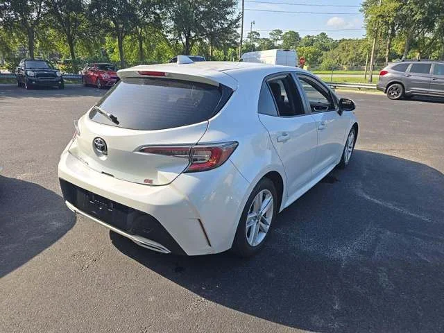 Used 2021 Pearl Toyota SE image 3