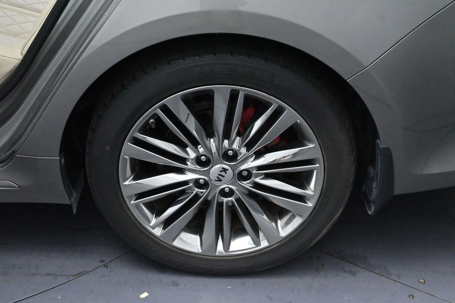 Used 2016 Titanium Silver Kia SXL Turbo image 32
